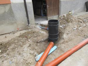 Gradnja fekalnega kanalizacijskega sistema v Zadržah. 