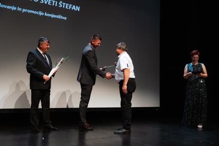 Denarno nagrado je prejelo Konjeniško društvo Sv. Štefan. Foto: Matic Javornik