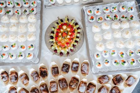 Okusne dobrote so pripravili v kuhinji Doma upokojencev Šmarje pri Jelšah. 