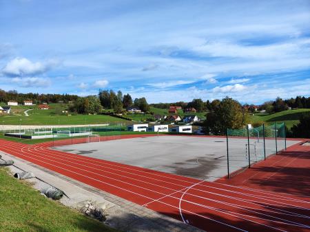 Obnovljena atletska steza 