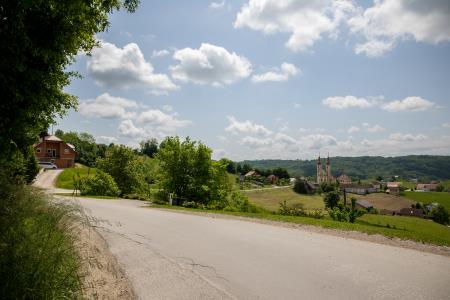 Cesta Sladka Gora-Dolga Gora pred obnovo.