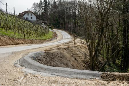 Med obnovo, marec 2024