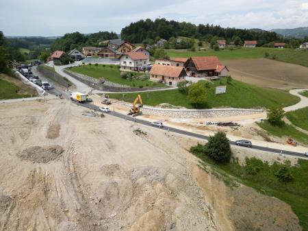 Preureditev križišča na Smehovem bregu in gradnja kolesarske povezave. 