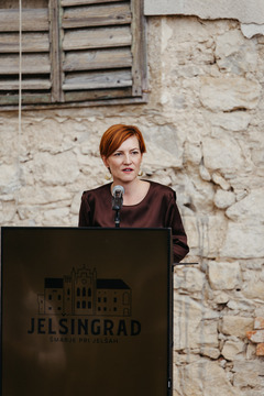 Ministrica med nagovorom.