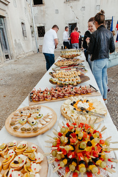 Dobrote z baročno-orientalskim pridihom so pripravili v kuhinji Doma upokojencev Šmarje pri Jelšah.