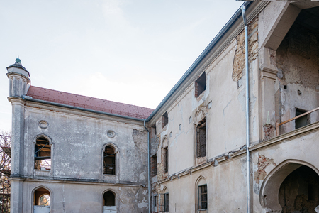 Jelšingrad pred obnovo fasade. Foto: Matic Javornik & Blaž Lah