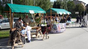 Zanimivo je bilo na stojnici šmarskih konjenikov in kluba KUŠ NI ME.